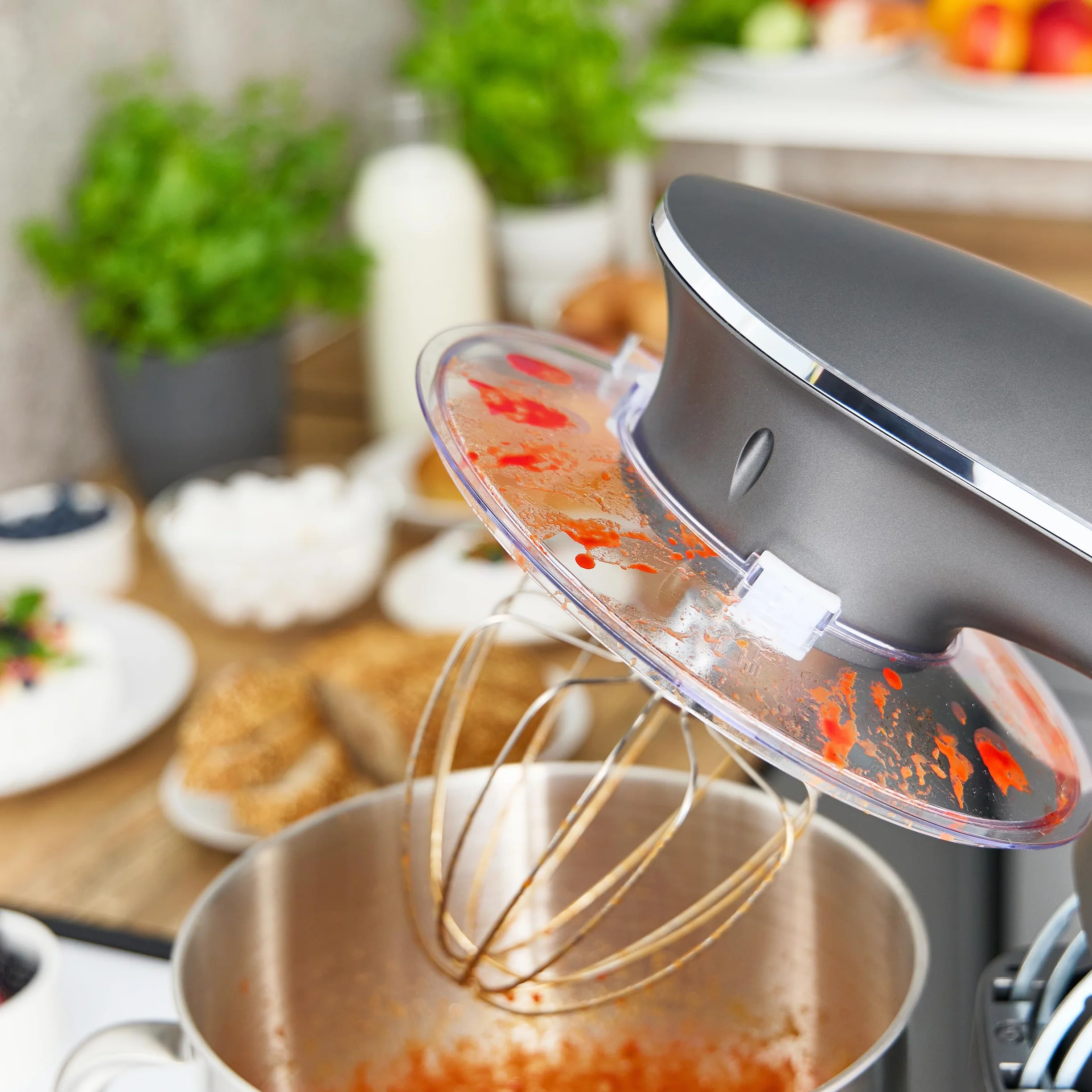 MPM Planetarny robot kuchenny MRK-23 – wielofunkcyjny mikser kuchenny 7 l – urządzenia kuchenne o wszechstronnym zastosowaniu, 2400 W, dwie miski, trzy wymienne trzepaczki