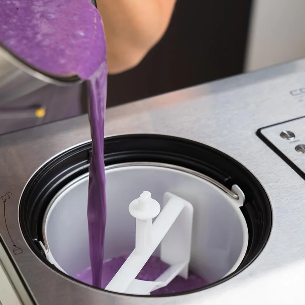 CASO Ice Creamer – 2 w 1 designerska maszyna do lodów i jogurtów z technologią kompresorową, nie wymaga wstępnego chłodzenia, produkuje do 2 l lodów, lodów lub jogurtów