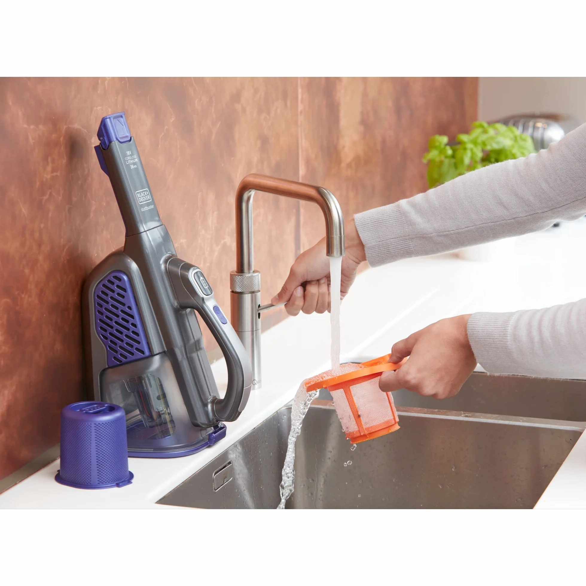 Black & Decker, Odkurzacz ręczny akumulatorowy Dustbuster 18V / 2.0Ah (36 Wh), BHHV520BFP