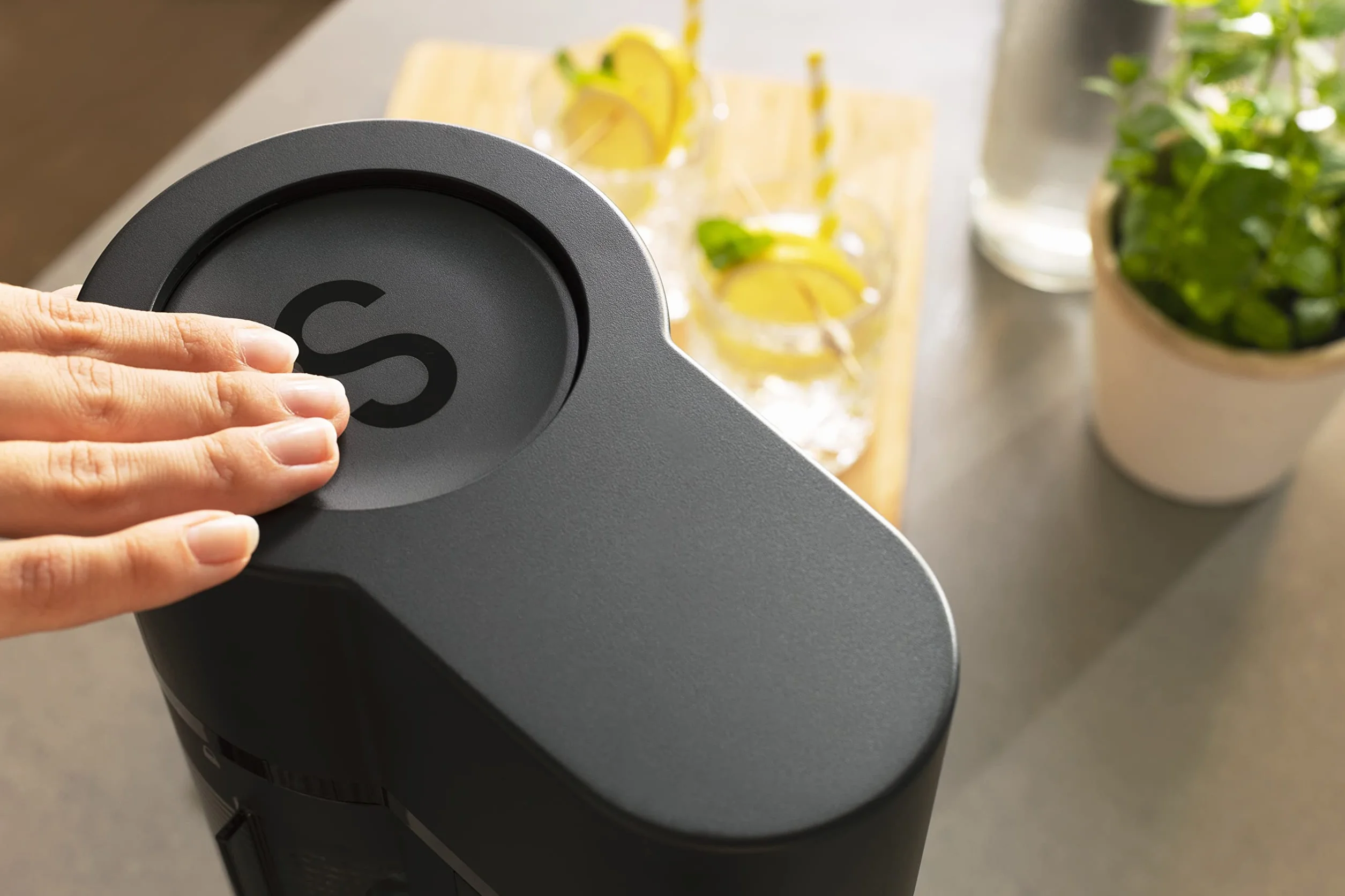 Sodapop Saturator Logan, zestaw 2 szklane butelki 850 ml i 600 ml, butelka PET 850 ml, matowa czerń 42,6 cm