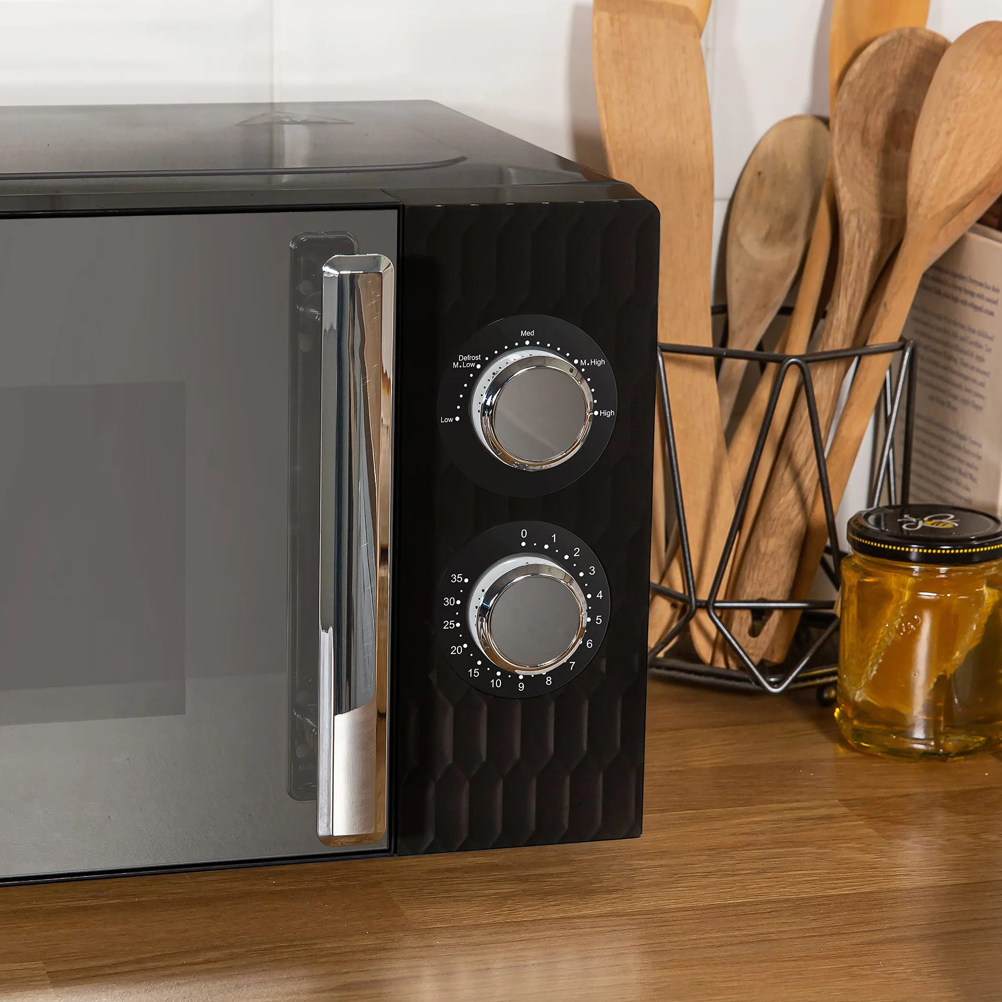 Russell Hobbs Honeycomb RHMM715B 17 l i 700 W ręczny kuchenka mikrofalowa, kolor czarny, z 5 poziomami mocy, wbudowanym timerem i funkcją rozmrażania.