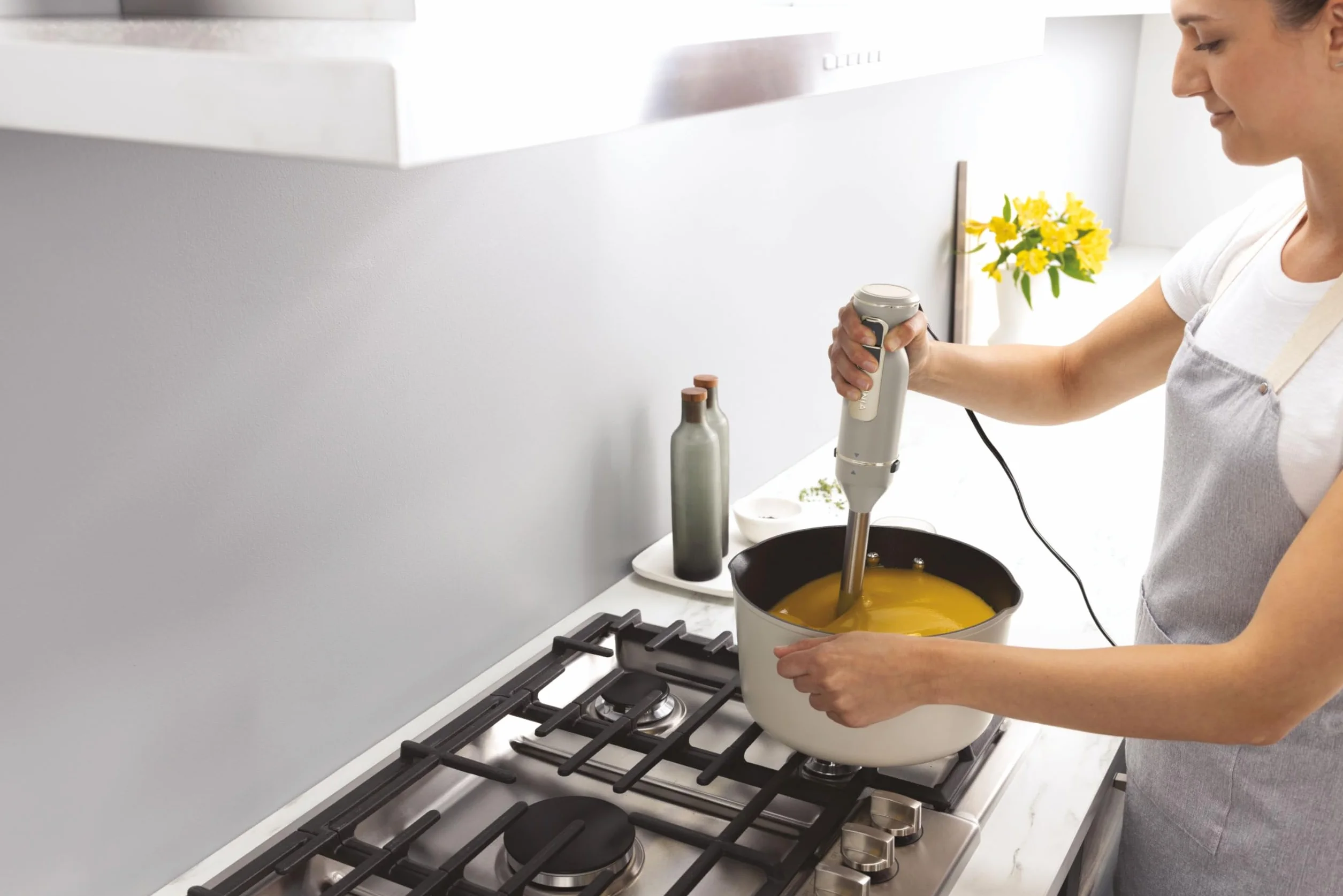 Ninja Foodi blender 3w1 blender ręczny, mikser ręczny i siekacz ręczny, powolny start, 2 prędkości mieszania i 5 rozdrabniania, miksowania, wyrabiania, 850 W, kamienne złoto CI100EUSTGD