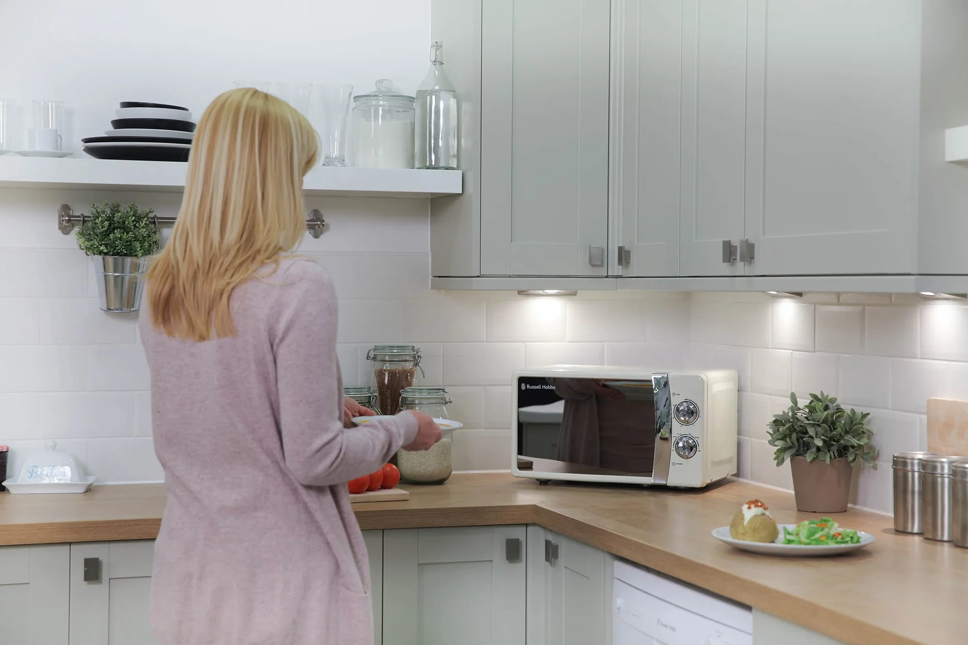 Russell Hobbs RHMM701C Ręczna Kuchenka Mikrofalowa Solo 700 W 17 l 5 Poziomów Mocy