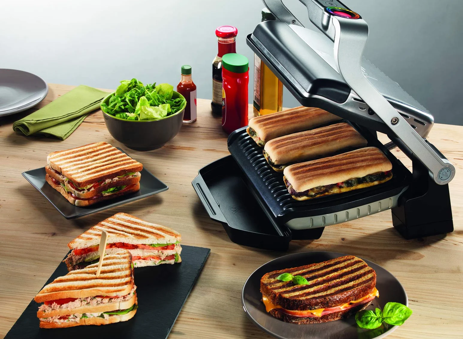 TEFAL GC716D Optigrill+ Grill Elektryczny, wymienne płyty do gofrów, 6 automatycznych programów gotowania, Automatic Sensor Cooking, mycie w zmywarce, porcje od 2 do 4 osób, Czarny/Srebrny