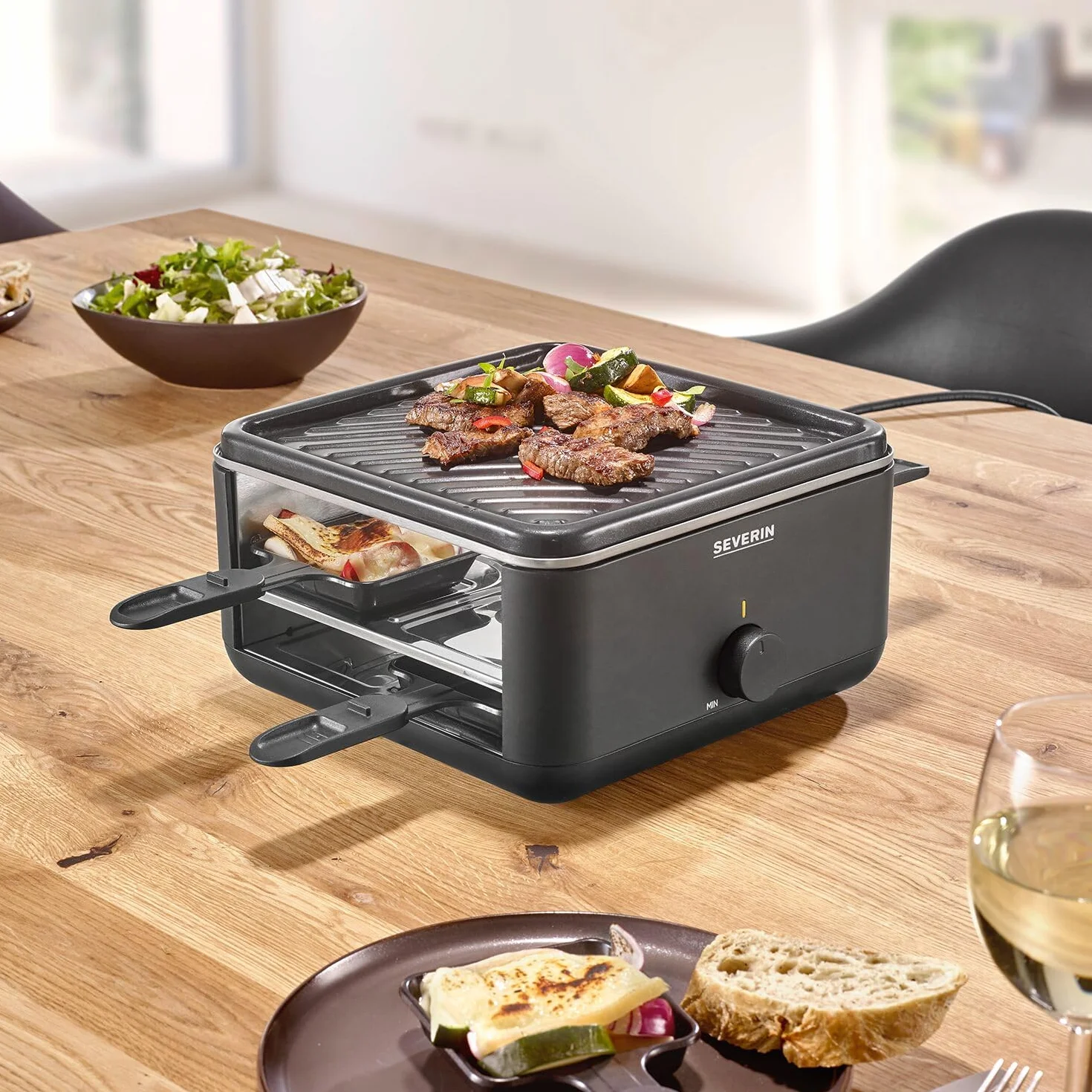 SEVERIN Raclette Grill 800 W z 4 Patelniami, Powłoka Nieprzywierająca, Czarny RG 2360