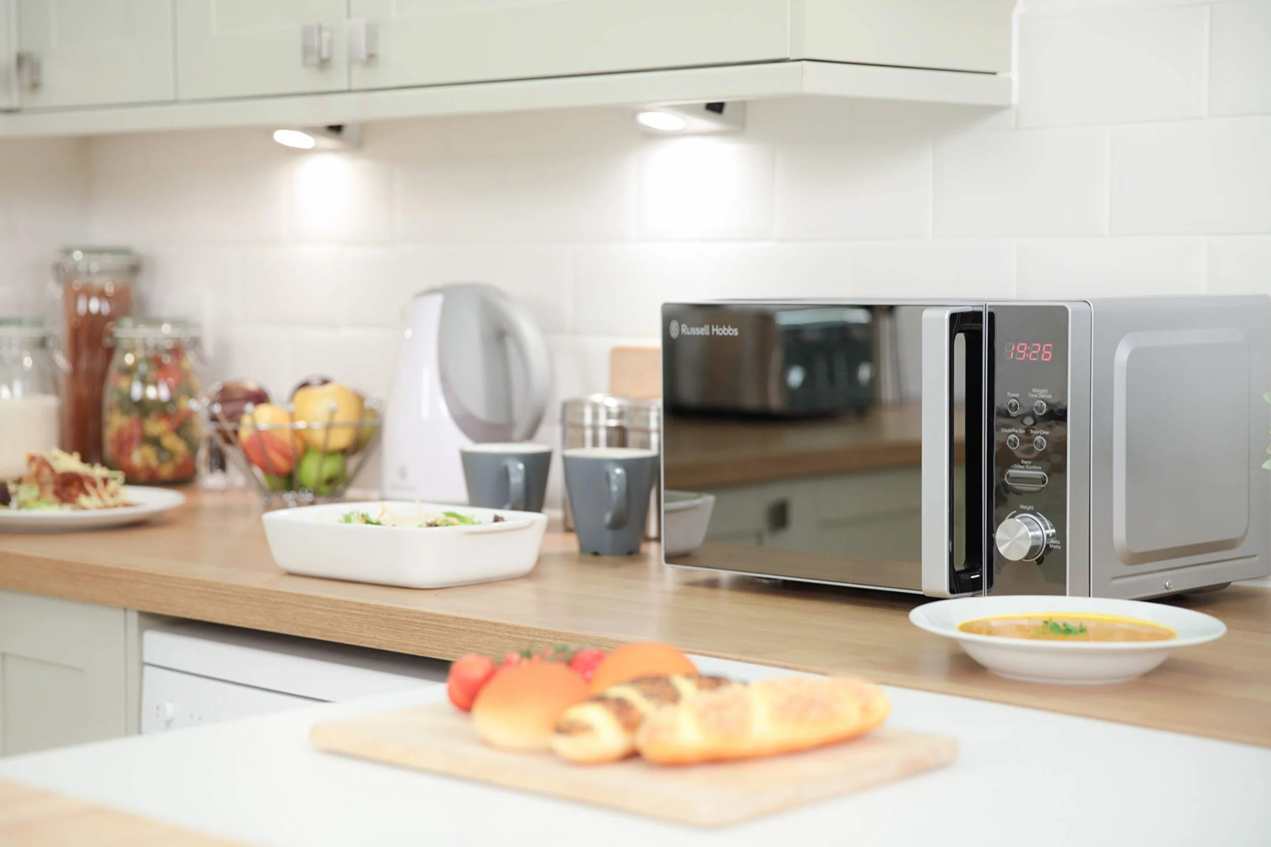 Russell Hobbs RHM2076S kuchenka mikrofalowa 800 W 20 l srebrna