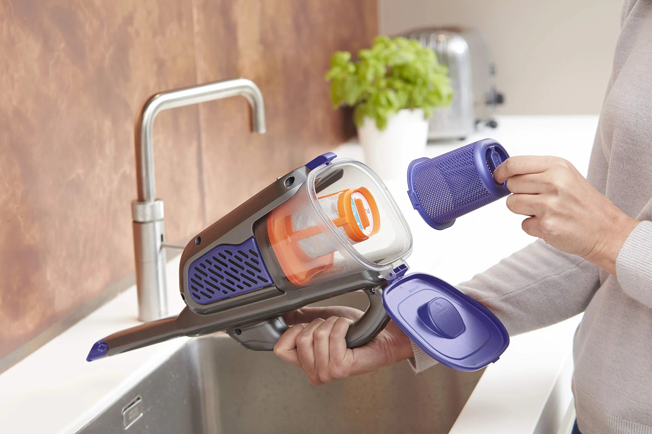 Black & Decker, Odkurzacz ręczny akumulatorowy Dustbuster 18V / 2.0Ah (36 Wh), BHHV520BFP