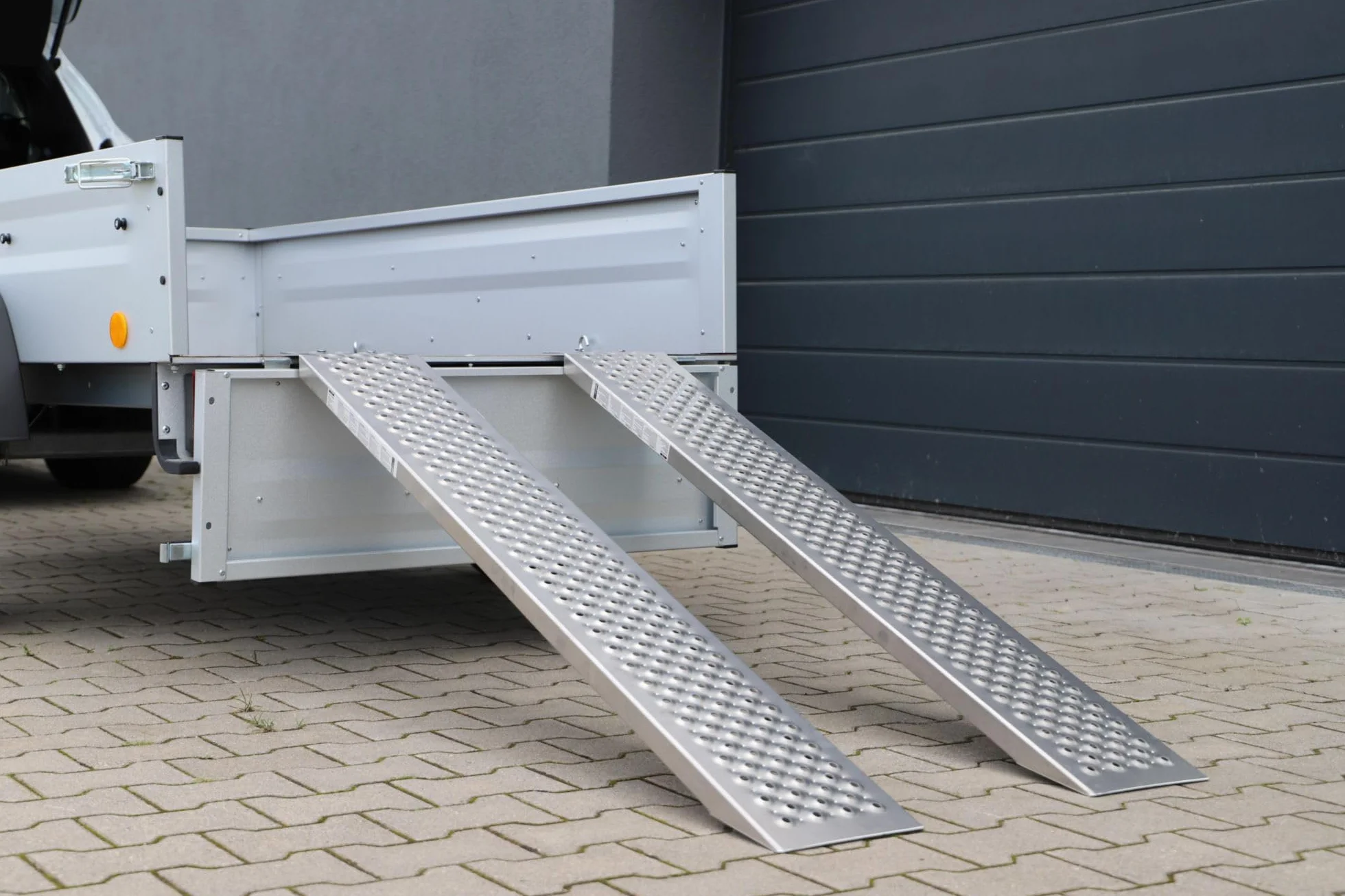 UNITEC Rampa najazdowa aluminiowa, rampa załadunkowa do samochodów osobowych, 2 sztuki, wyjątkowo antypoślizgowa, nośność do 200 kg/sztuka, para 400 kg