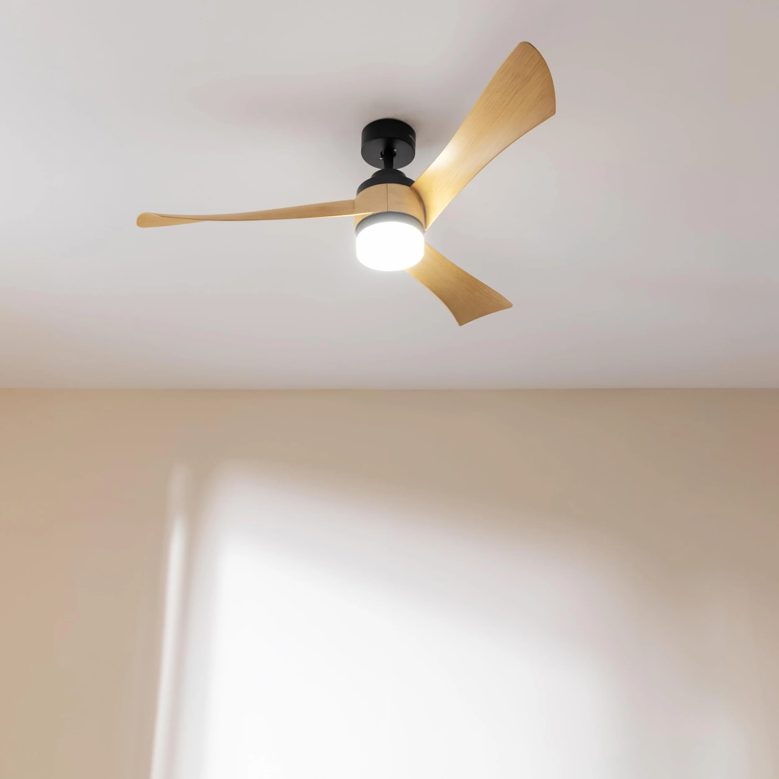 Cecotec EnergySilence Aero 5285 wentylator sufitowy 40 W 52" LED 18 W pilot timer tryb zima-lato