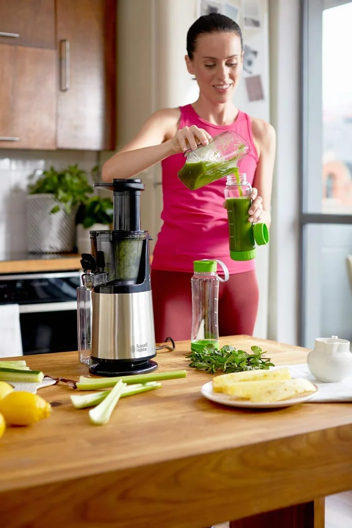 Russell Hobbs sokowirówka, wolnoobrotowa, 1 poziom prędkości, funkcja cofania, cicha, łatwe czyszczenie, blokada bezpieczeństwa, moc 150W, srebrna, czarna, Slow Juicer 25170-56