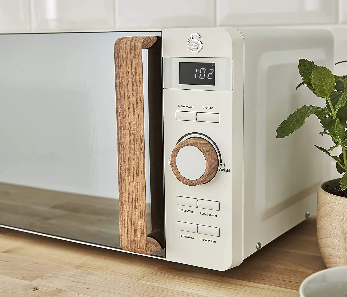Swan Nordic zestaw śniadaniowy czajnik elektryczny 1,7 l, 2200 W, toster do chleba z szerokim otworem, 2 kromki, kuchenka mikrofalowa 20 l, cyfrowy, nowoczesny design, efekt drewna, biały