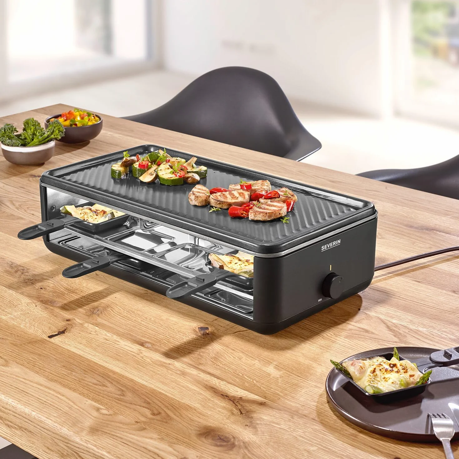 SEVERIN Raclette Grill 1300 W z 8 patelniami, powłoka nieprzywierająca, czarny RG 2365