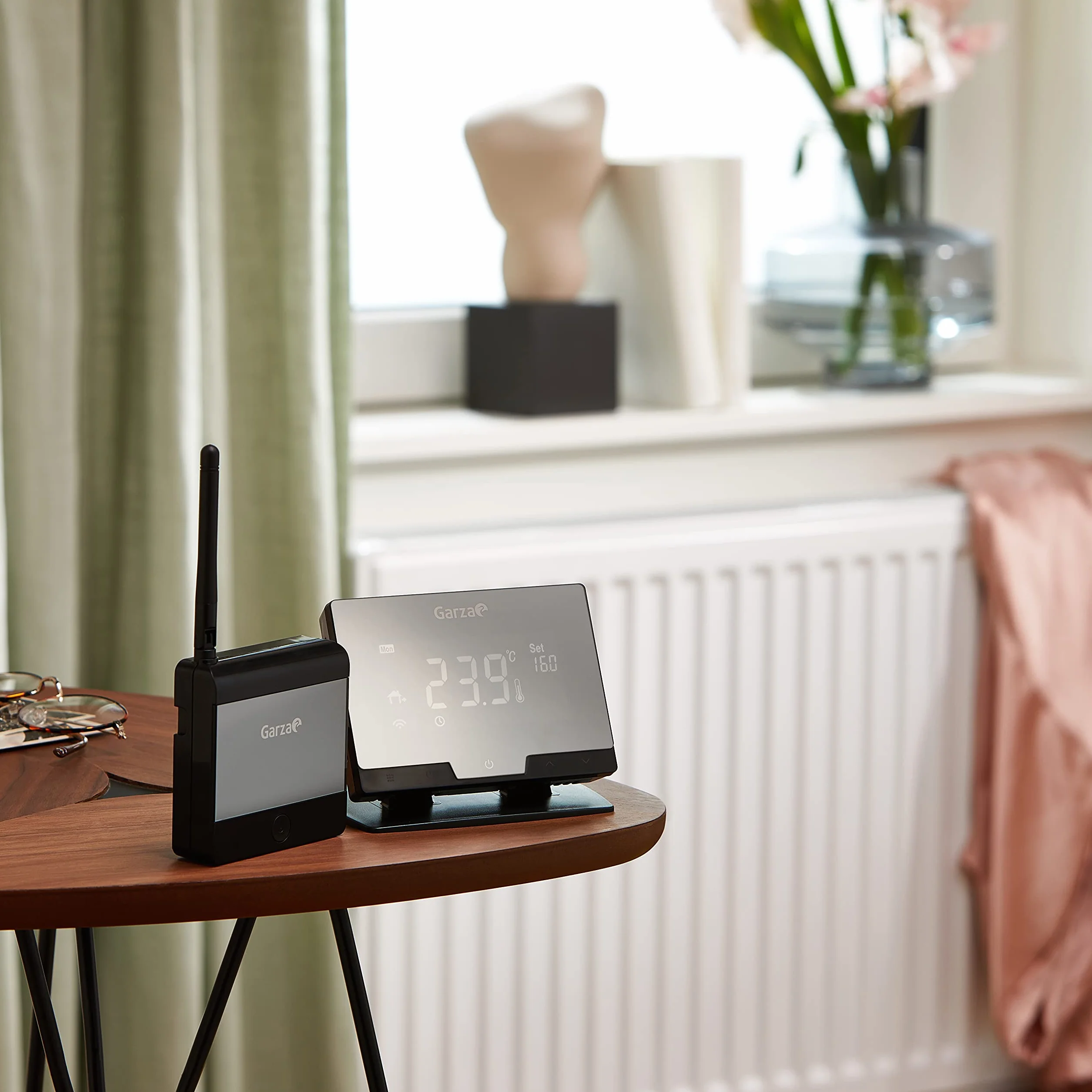 Garza Inteligentny bezprzewodowy termostat bezprzewodowy do kotła i ogrzewania, programowalny, ekran dotykowy, Wi-Fi 2,4 GHz, Alexa/Google, pilot głosowy z aplikacją, czarny
