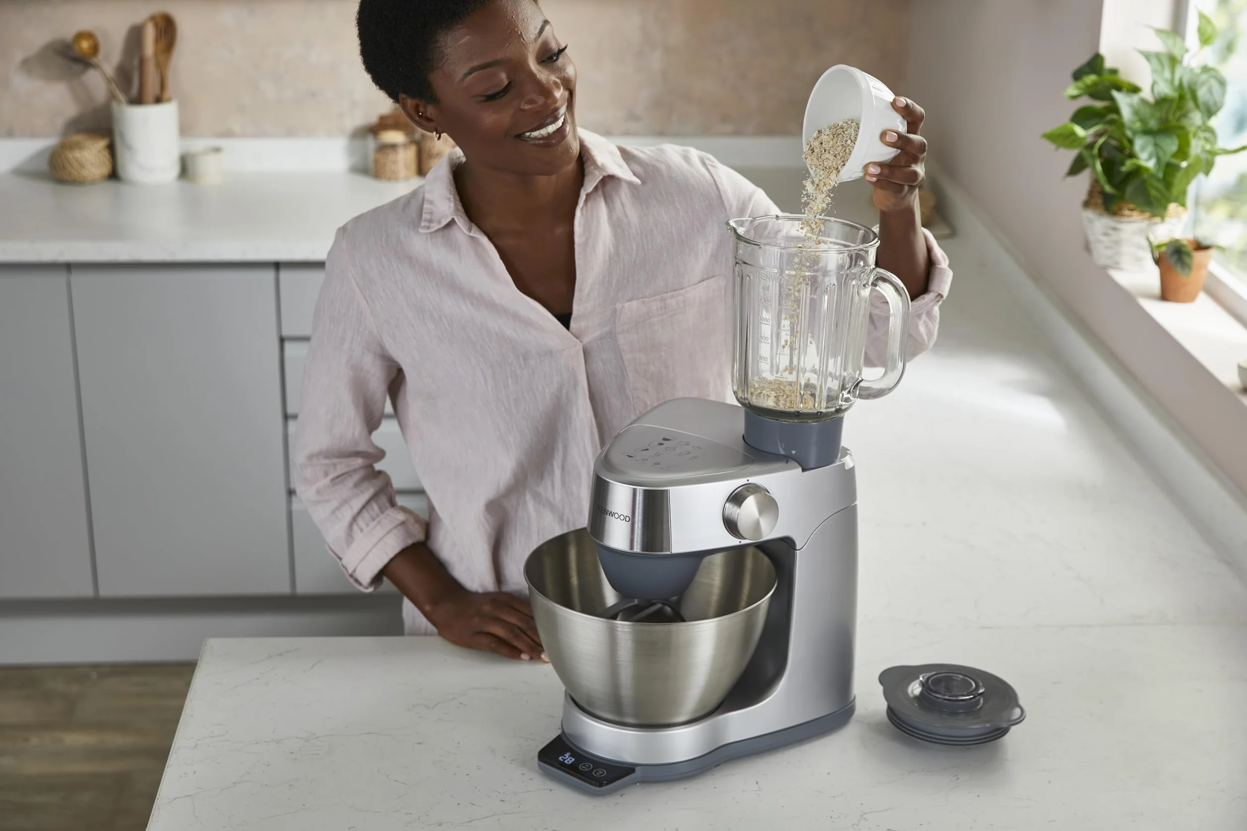Kenwood Prospero+ KHC29A.O0SI planetarna maszyna do ugniatania, miska ze stali nierdzewnej 4,3 l, w zestawie akcesoria 10 szt. 3 haczyki i trzepaczki, szklany blender, procesor żywności 3 tarcze,