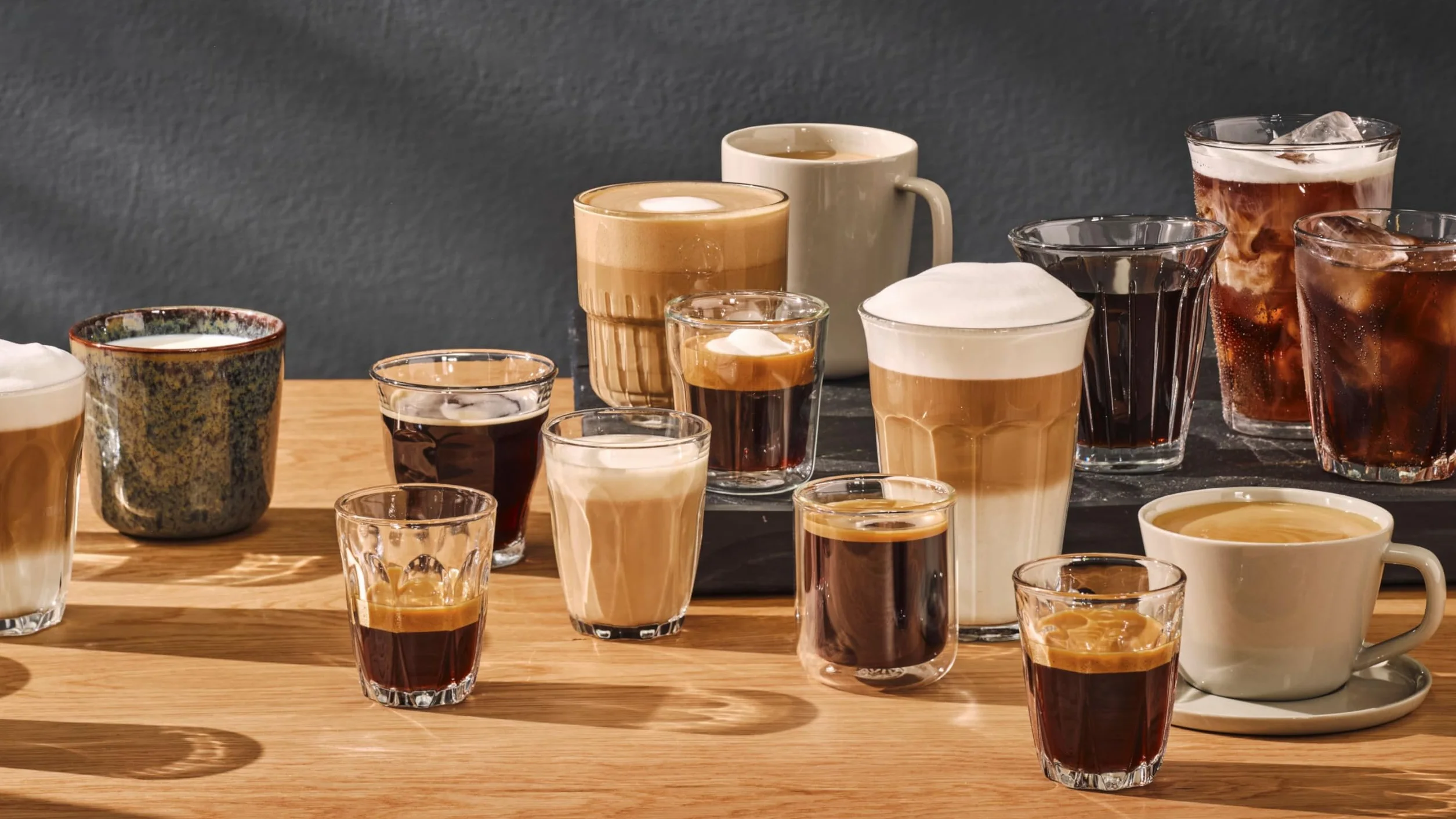 SIEMENS, w pełni automatyczny ekspres do kawy zbożowej, EQ700, ekran iSelect,coffeeWorld,Cold Brew,Slow Brew,taca na mleko, adapter do cegieł na mleko, Home Connect, stal nierdzewna, biały, integralny