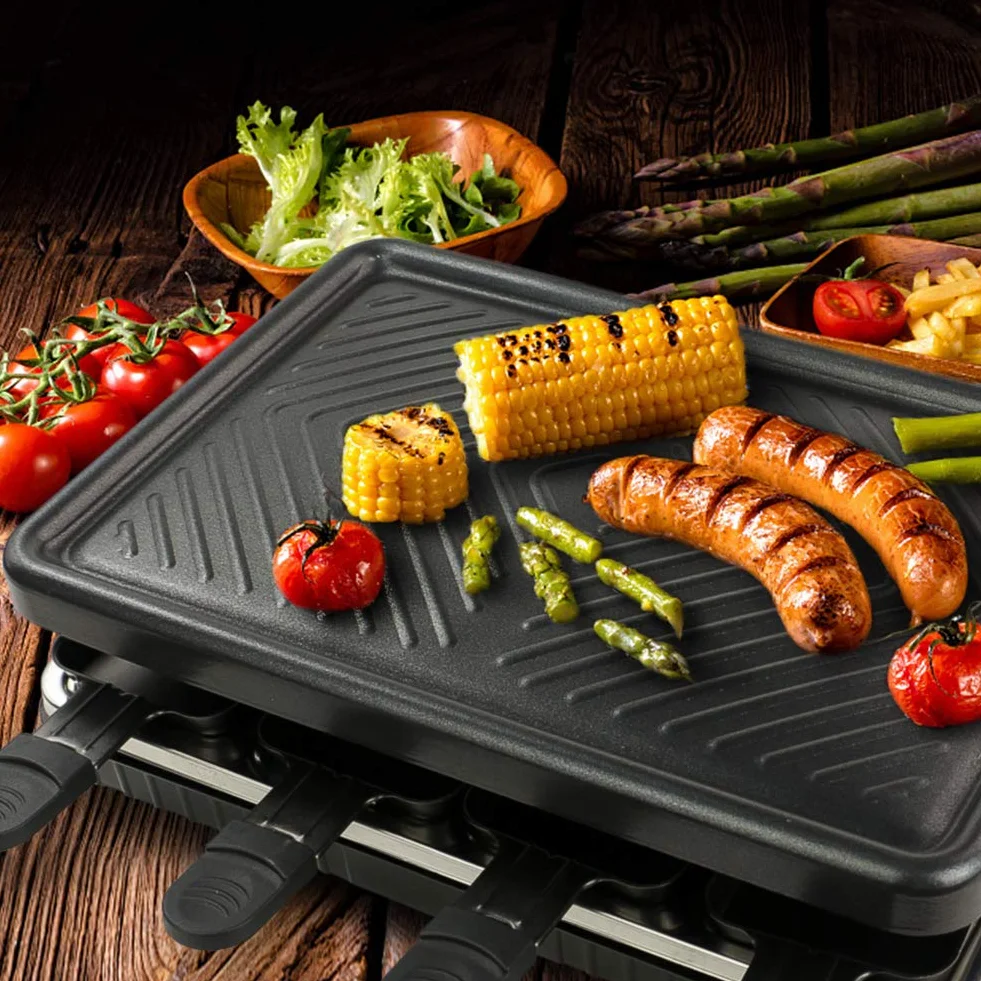 Elektryczny grill stołowy raclette dla 8 osób z powłoką nieprzywierającą, 8 mini patelenkami i 4 drewnianymi szpatułkami