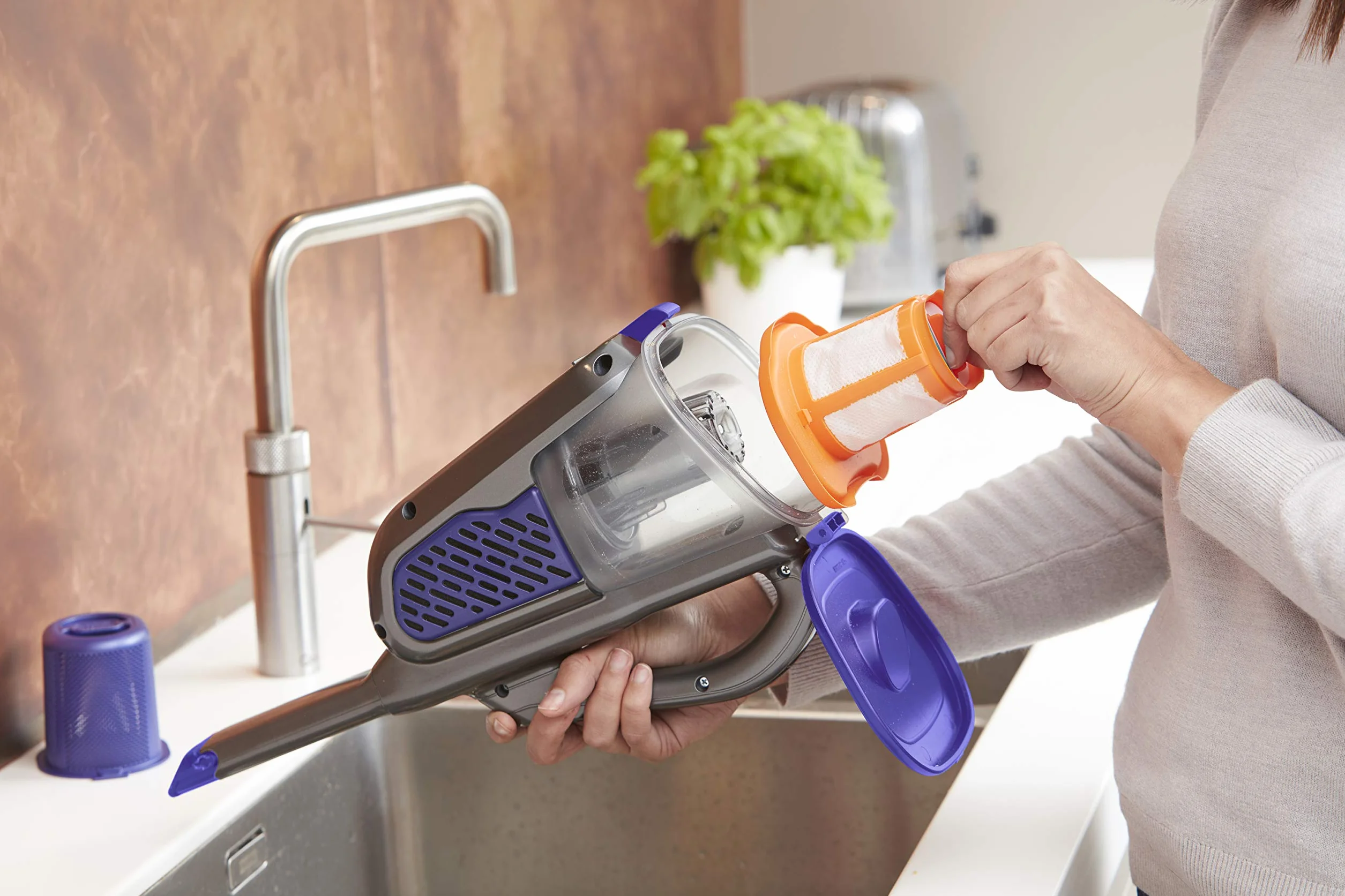 Black & Decker, Odkurzacz ręczny akumulatorowy Dustbuster 18V / 2.0Ah (36 Wh), BHHV520BFP
