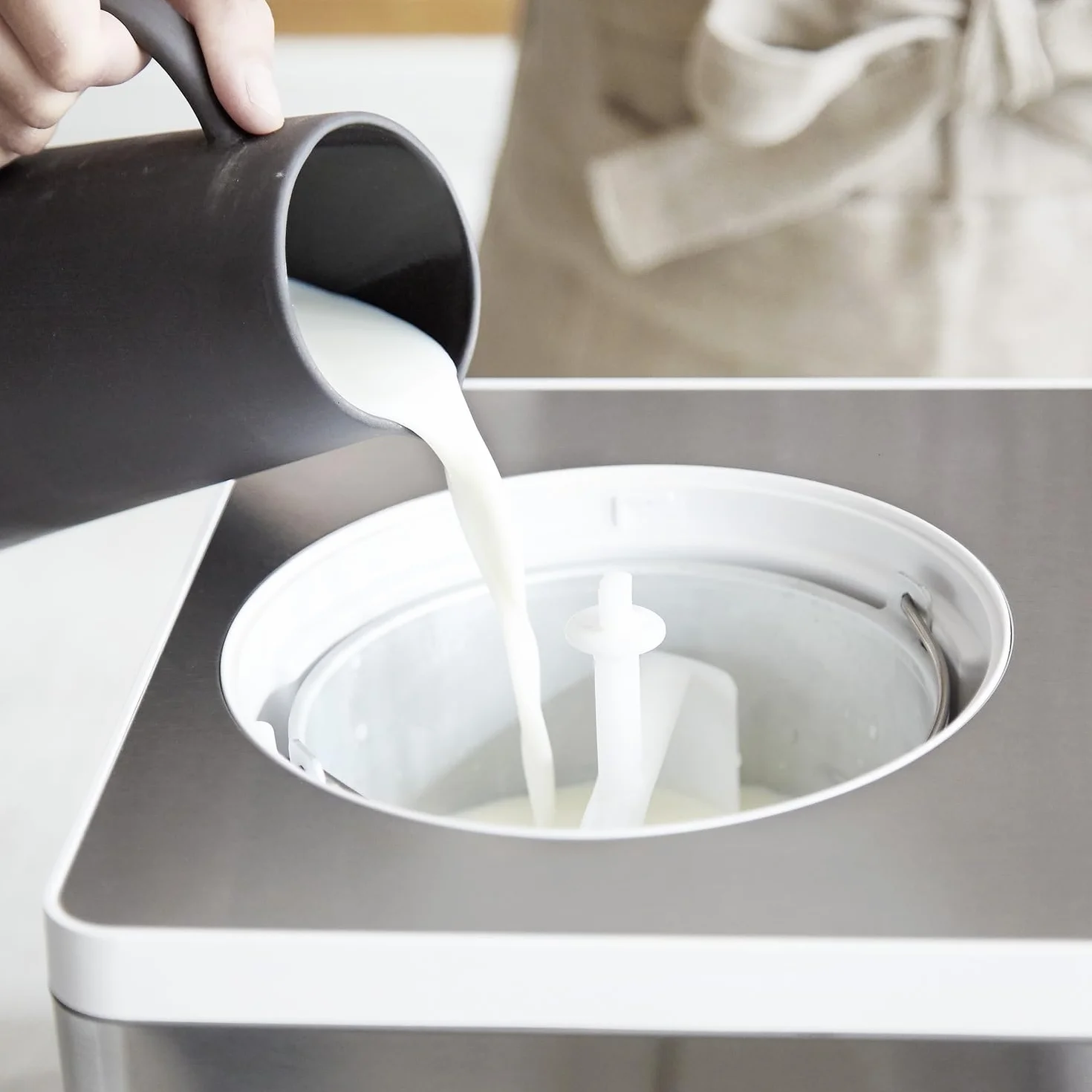 Maszyna do lodów i jogurtu Elisa 2,0 l z samochłodzącym kompresorem 180 W, stal szlachetna