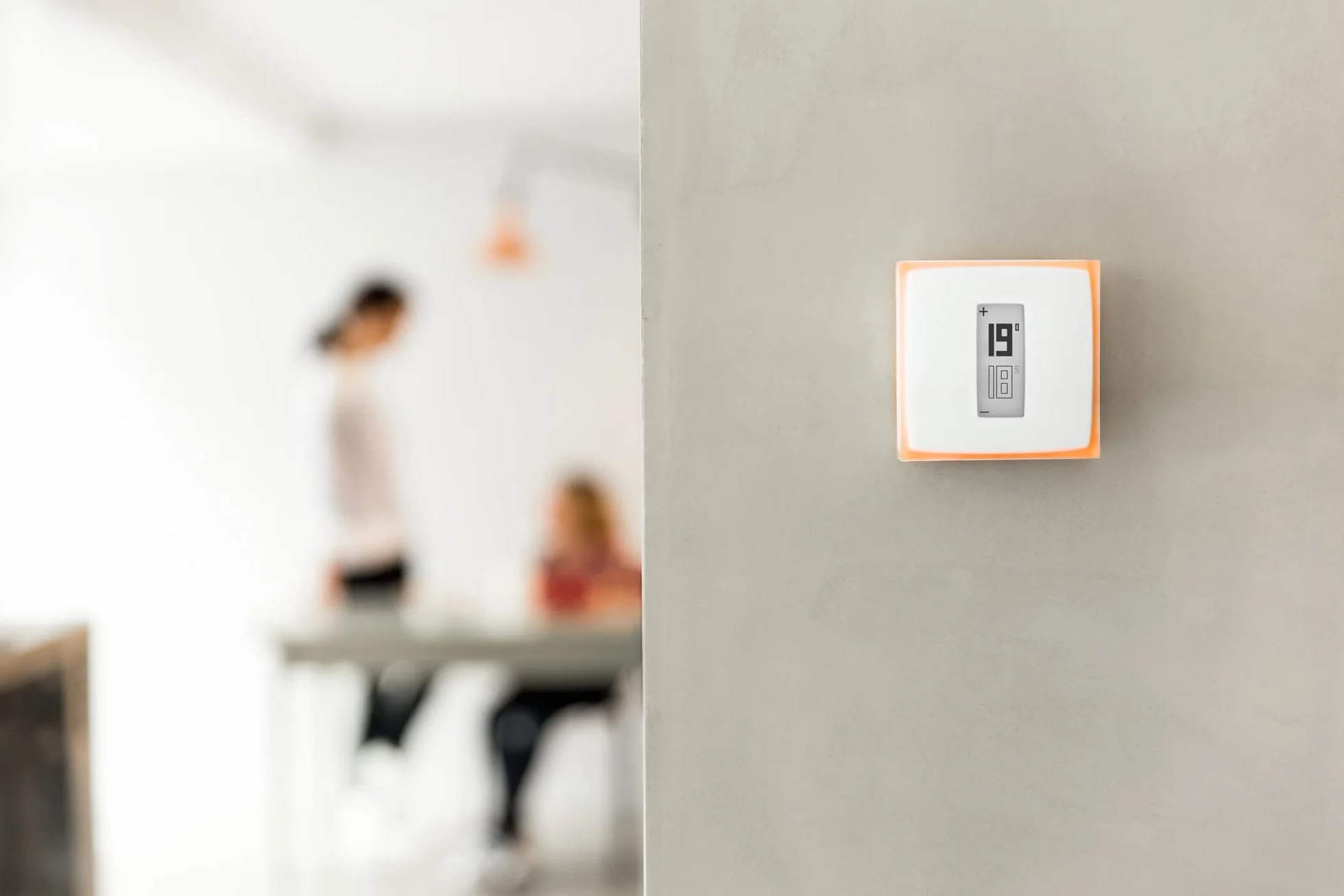 Inteligentny termostat Netatmo + 3 inteligentne głowice termostatyczne, WiFi, zdalne sterowanie za pośrednictwem aplikacji, kompatybilne z indywidualnym ogrzewaniem, NBU-NTH-Nav-EU.